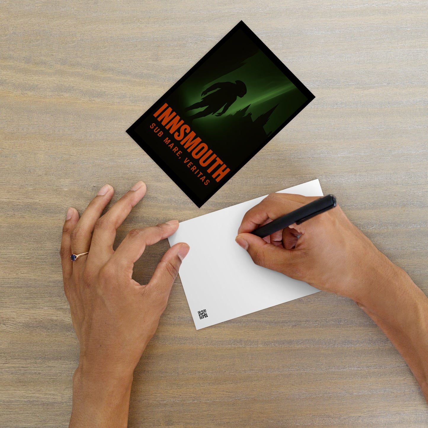 Innsmouth – Sous la surface, quelque chose attend Carte postale standard